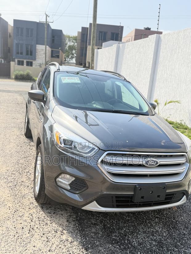 Ford Escape SEL FWD 2018 Gray