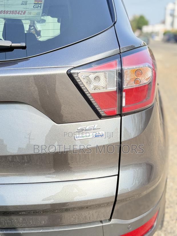 Ford Escape SEL FWD 2018 Gray