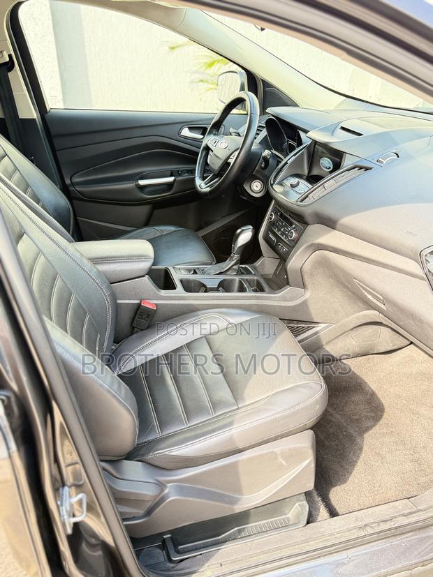 Ford Escape SEL FWD 2018 Gray