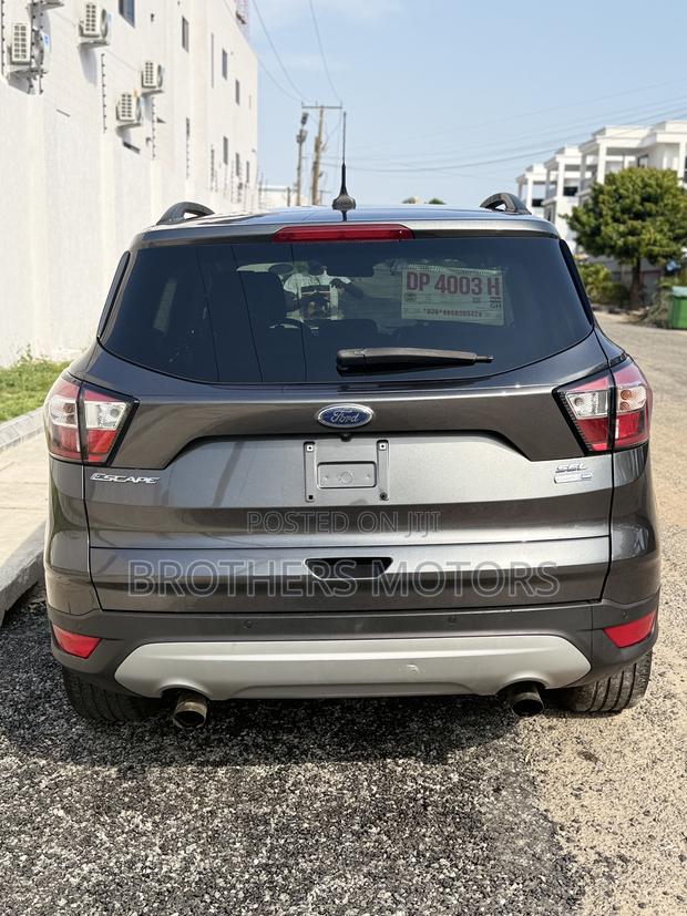 Ford Escape SEL FWD 2018 Gray