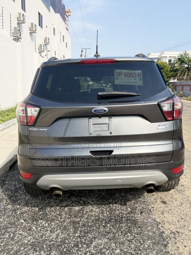 Ford Escape SEL FWD 2018 Gray