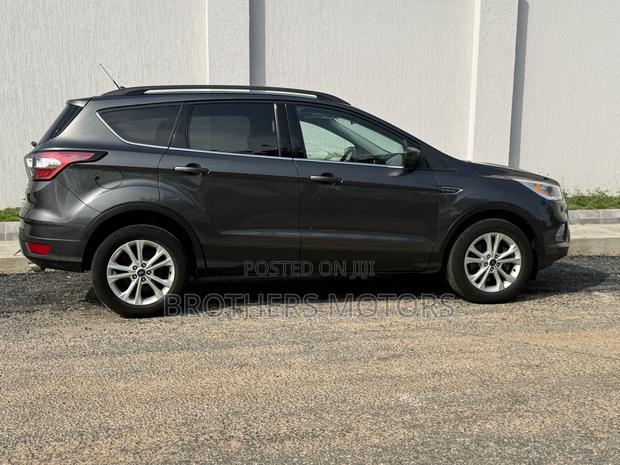 Ford Escape SEL FWD 2018 Gray