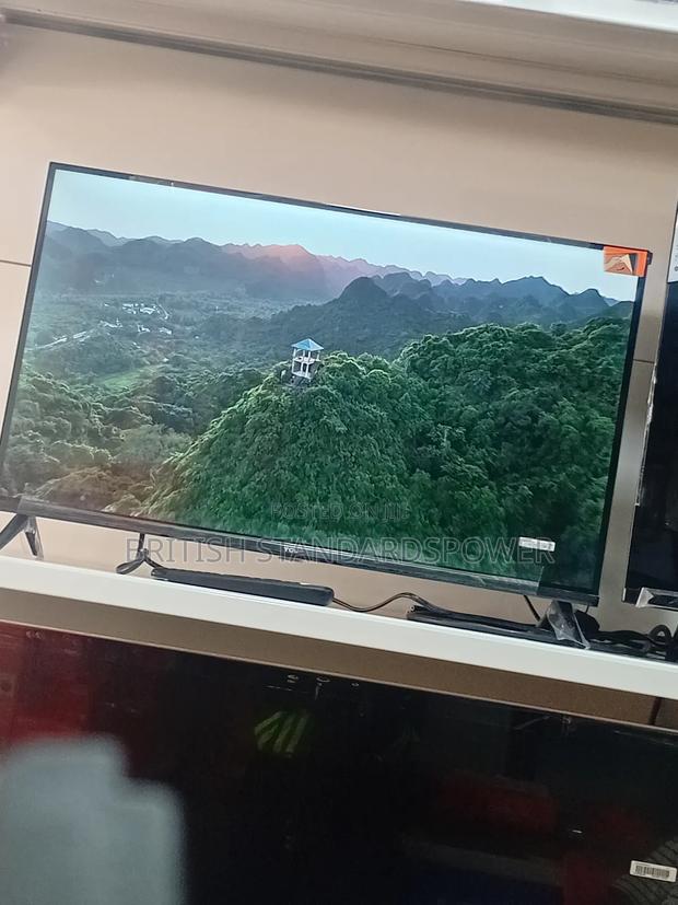 Turn Your Space Into a Cinema With a 32-Inch Android Smart Screen · Photo 3