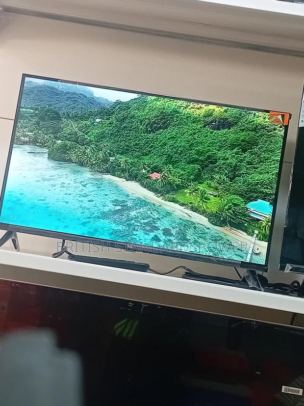 Turn Your Space Into a Cinema With a 32-Inch Android Smart Screen · Photo 4