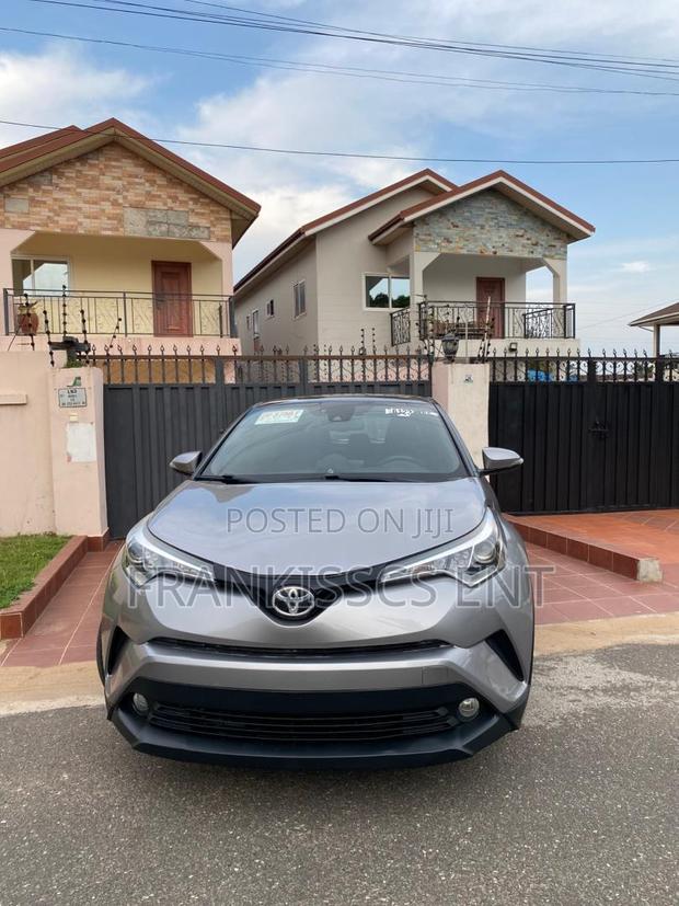 Toyota C-HR 2018 Gray photo 7