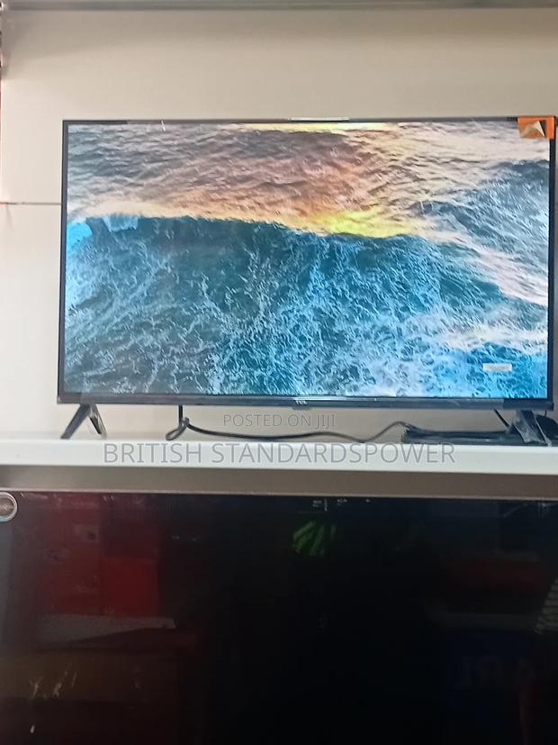 Experience Modern Design and Smart Tech on a 32" Android Tv · Photo 3