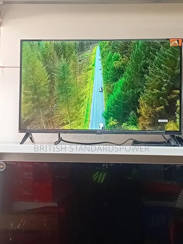 Experience Modern Design and Smart Tech on a 32" Android Tv · Photo 4
