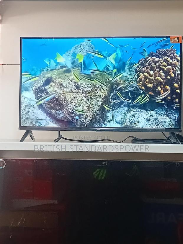 Enjoy Every Detail in Hd on a 32" Android Smart Tv · Photo 4