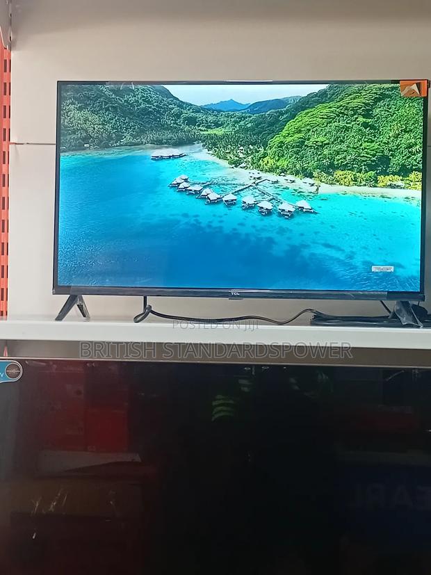 Explore Smart Features Easily With a 32" Android Tv Voice Support · Photo 4