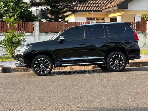 Toyota Land Cruiser Prado 2.7 2019 Black