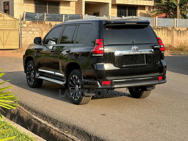 Toyota Land Cruiser Prado 2.7 2019 Black