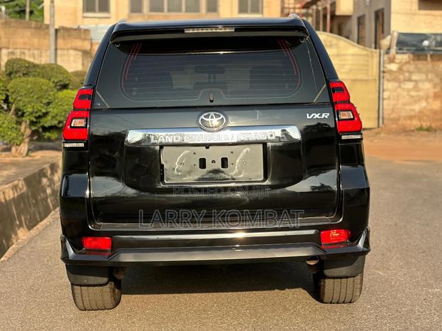 Toyota Land Cruiser Prado 2.7 2019 Black