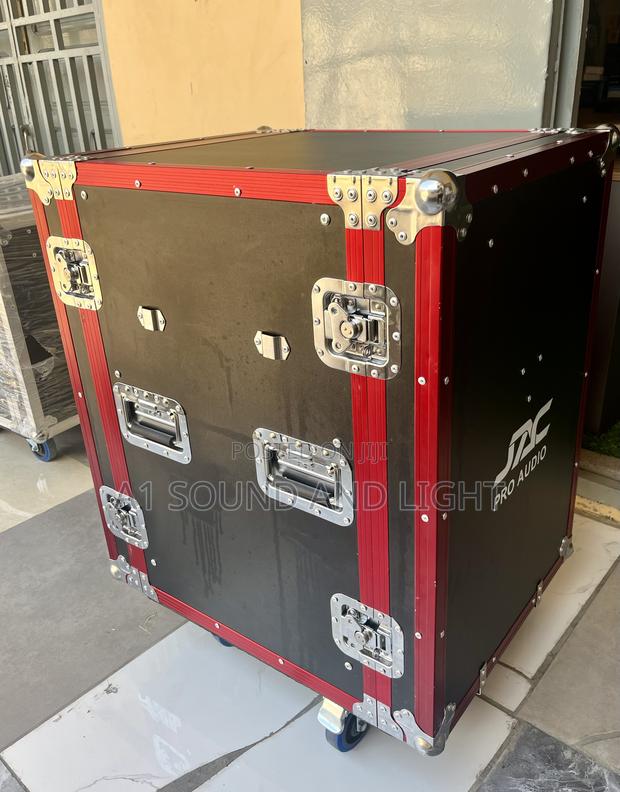 Amplifier Rack 16u- Red · Photo 4