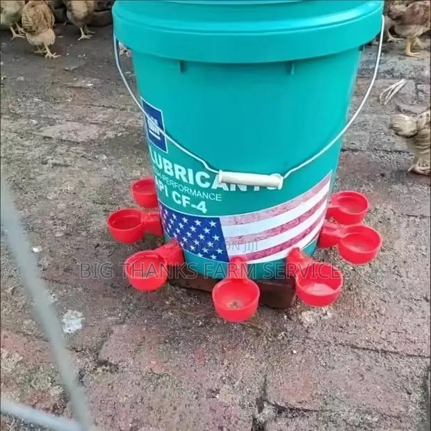 Automatic Poultry Drinkers/Fixed On Gallon · Photo 2