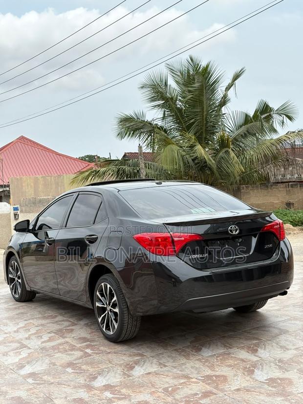 Toyota Corolla XSE 4dr Sedan (1.8L 4cyl CVT) 2017 Black photo 6