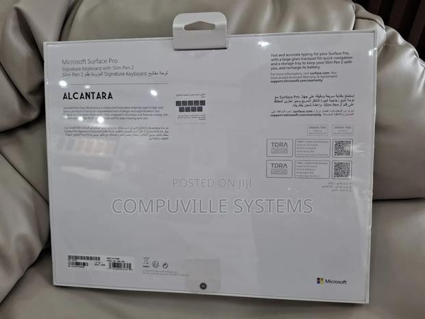 Microsoft Surface Pro Signature Keyboard With Slim Pen 2 · Photo 2