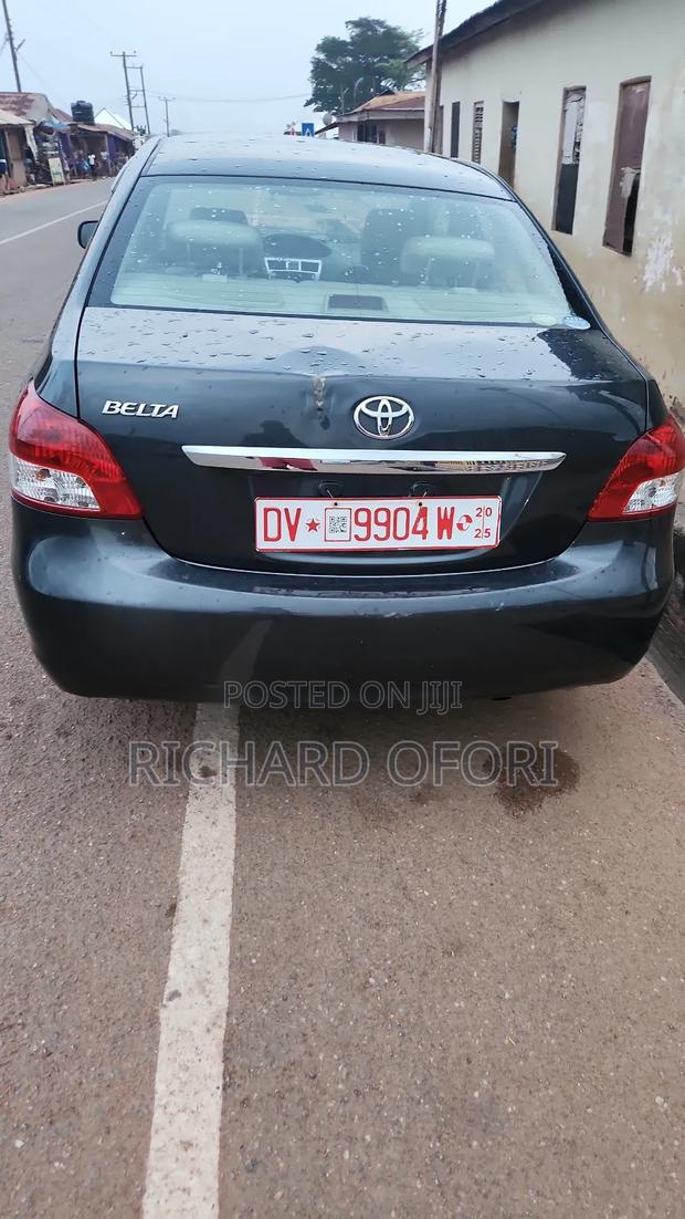 Toyota Belta 2010 Gray