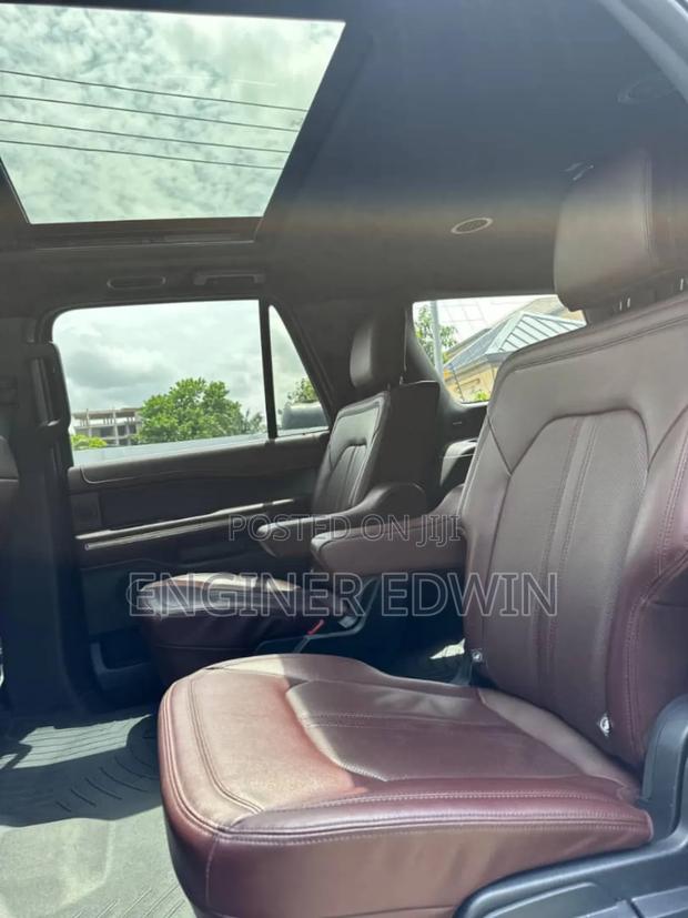 Ford Expedition Max 2022 Black photo 2