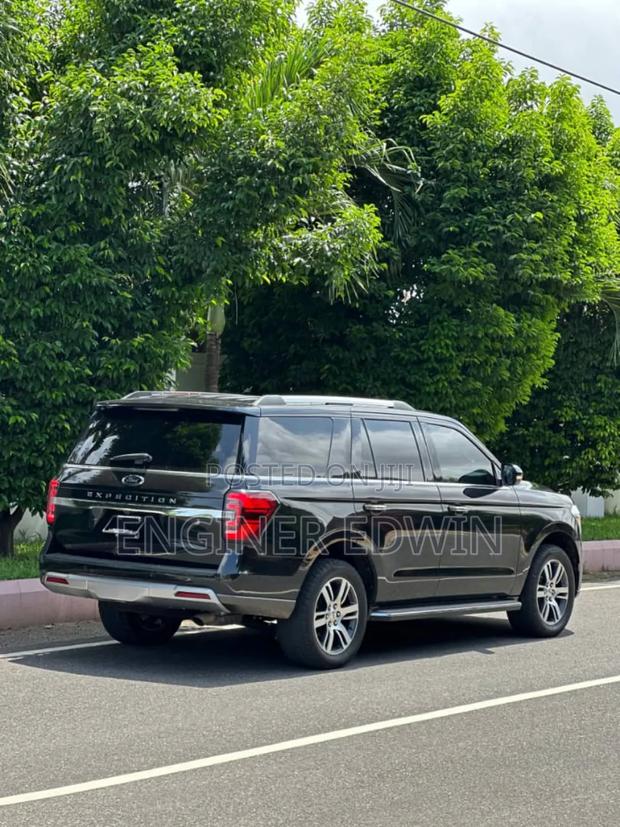 Ford Expedition Max 2022 Black photo 6