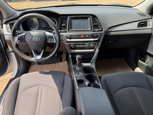 Hyundai Sonata SE 2019 White