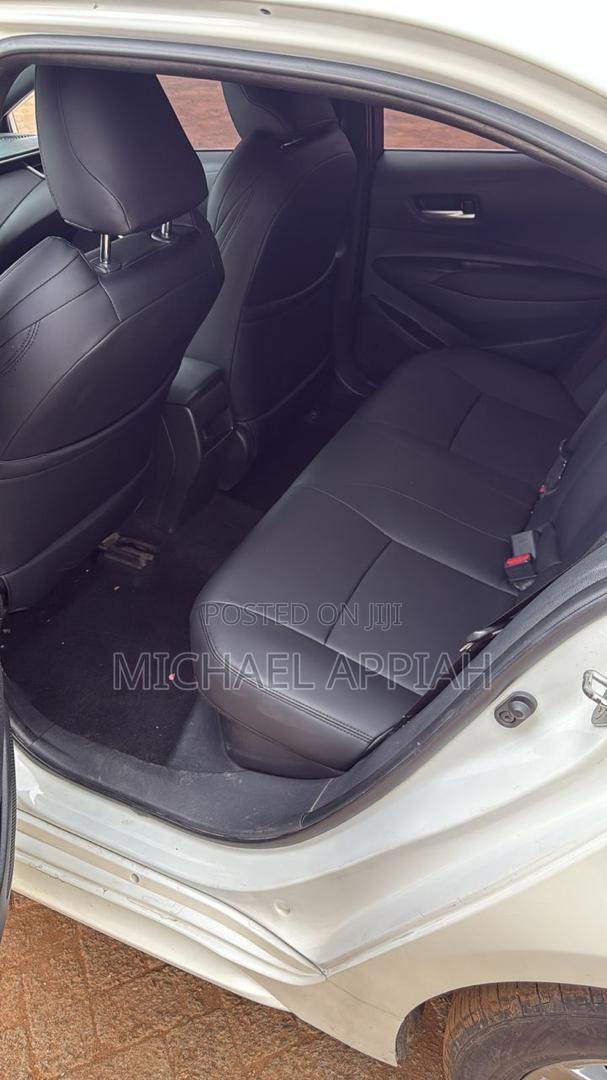 Toyota Corolla 2020 White photo 8