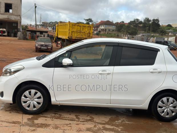 Toyota Vitz 1.3 AWD 3dr 2012 White
