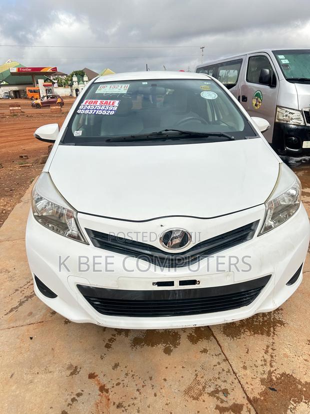 Toyota Vitz 1.3 AWD 3dr 2012 White