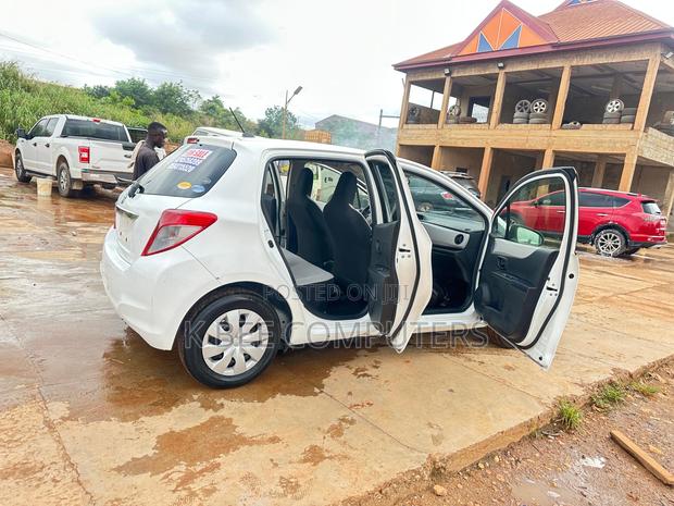 Toyota Vitz 1.3 AWD 3dr 2012 White