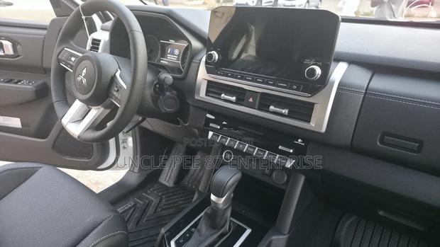 New Mitsubishi L200 2025 White photo 10