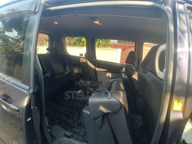 Toyota Voxy 2013 Gray