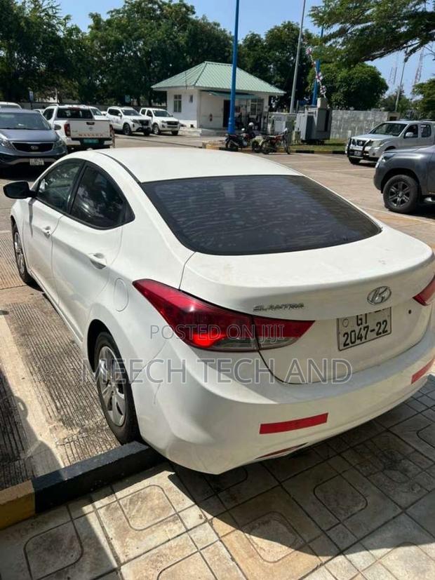 Hyundai Elantra 2014 White photo 5