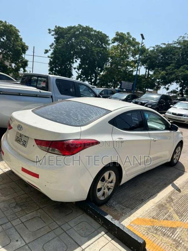 Hyundai Elantra 2014 White photo 6
