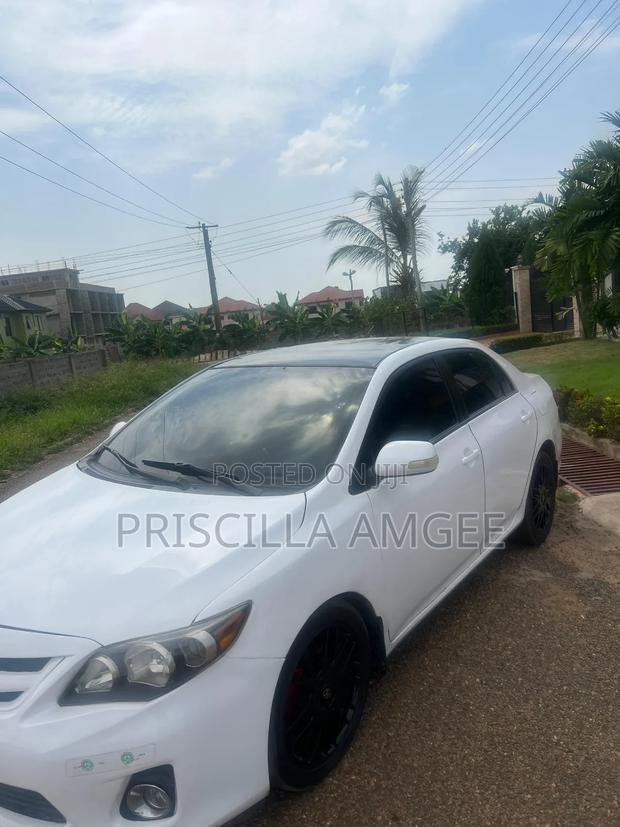 Toyota Corolla 2013 White