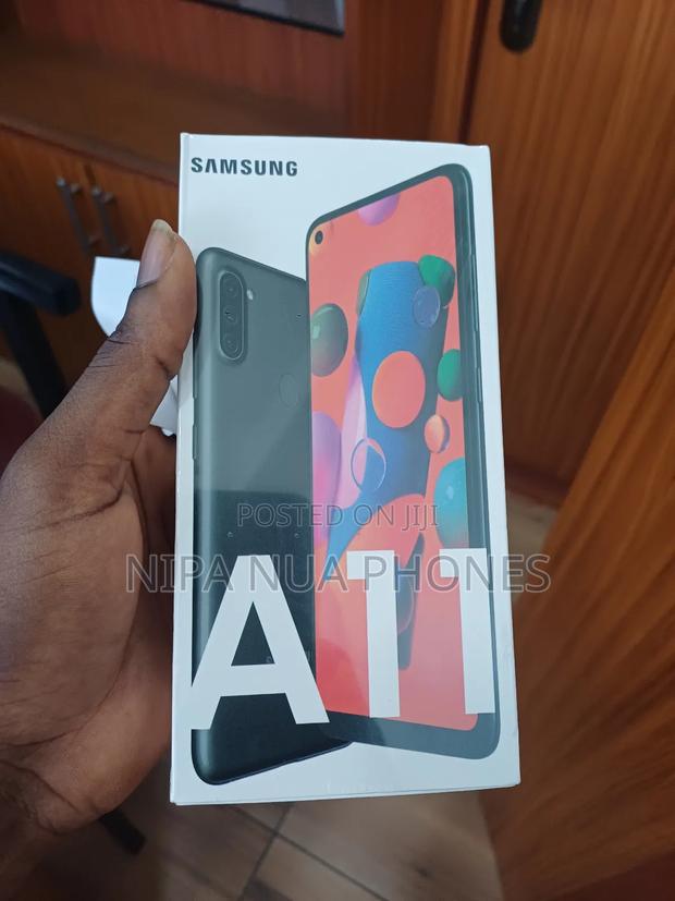New Samsung Galaxy A11 32 GB Black · Photo 2