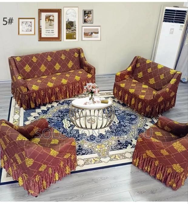 Quality Living Room Set Featuring A Sofa Covers photo 3