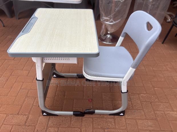 Adjustable Height Students Desks photo 2