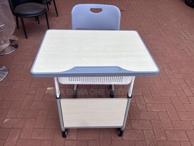 Adjustable Height Students Desks photo 4