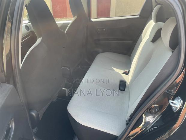 Toyota Vitz 1.3 FWD 5dr 2014 Black