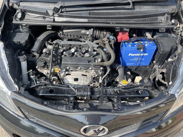 Toyota Vitz 1.3 FWD 5dr 2014 Black