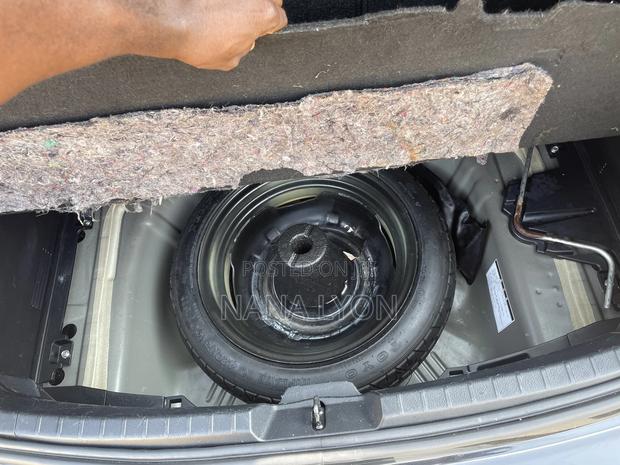 Toyota Vitz 1.3 FWD 5dr 2014 Black