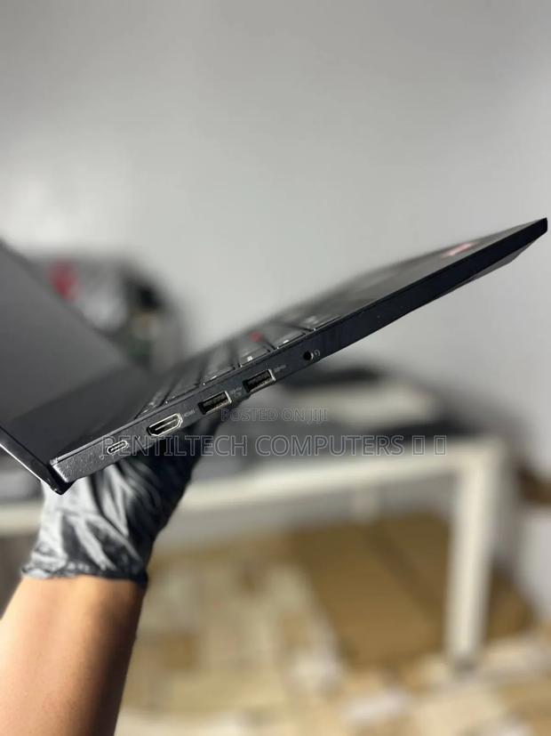 Laptop Lenovo ThinkPad E585 8GB AMD Ryzen SSD 256GB photo 3