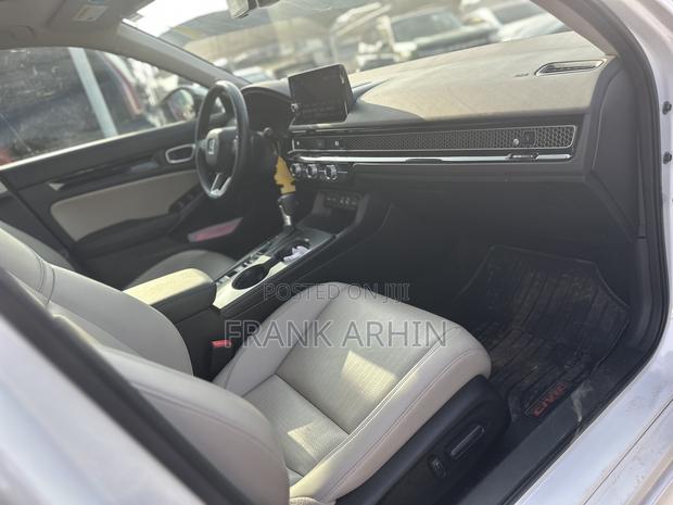 Honda Civic 2024 White