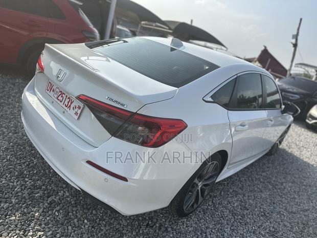 Honda Civic 2024 White