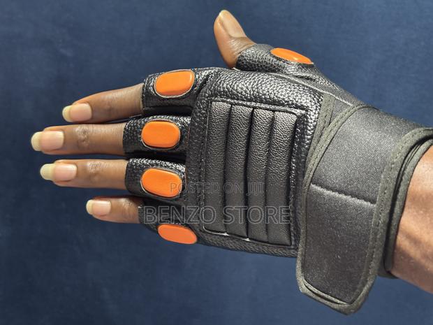Gym Workout Gloves and Riding Gloves · Photo 2