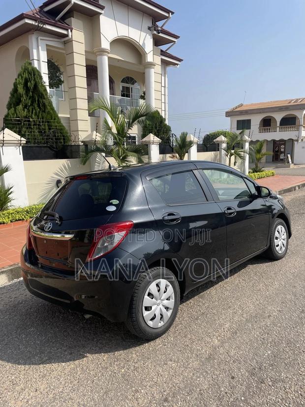 Toyota Vitz 1.3 FWD 5dr 2014 Black