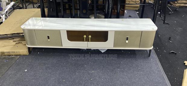 Quality Tv Stand 6feet · Photo 3