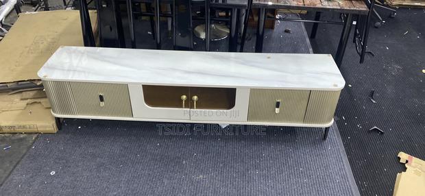 Quality Tv Stand 6feet · Photo 4