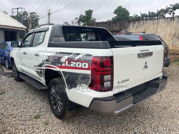 New Mitsubishi L200 2025 White