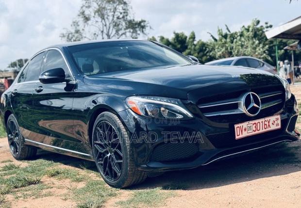 Mercedes-Benz C300 2016 Black