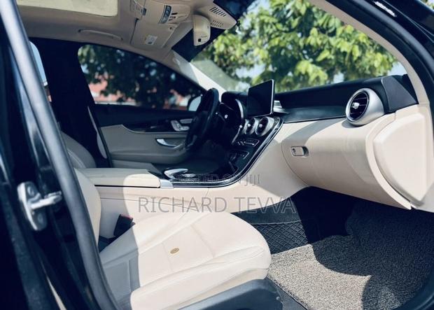 Mercedes-Benz C300 2016 Black